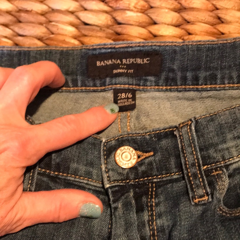 Clean without stains or rips jeans. Lightly worn. Smoke-free one cat home.